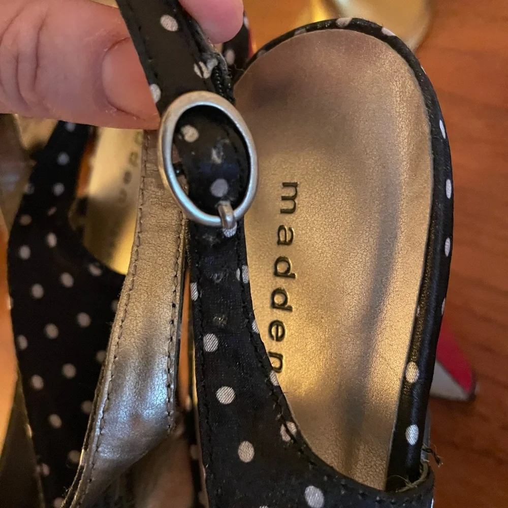 Madden girl black white polkadot sling backs - Picture 6 of 6